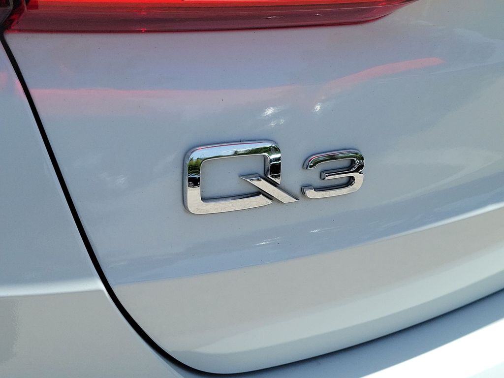 Thumbnail: 2022 Audi Q3 - 7