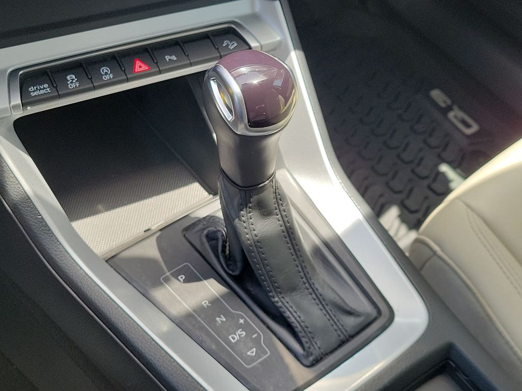 Thumbnail: 2022 Audi Q3 - 16