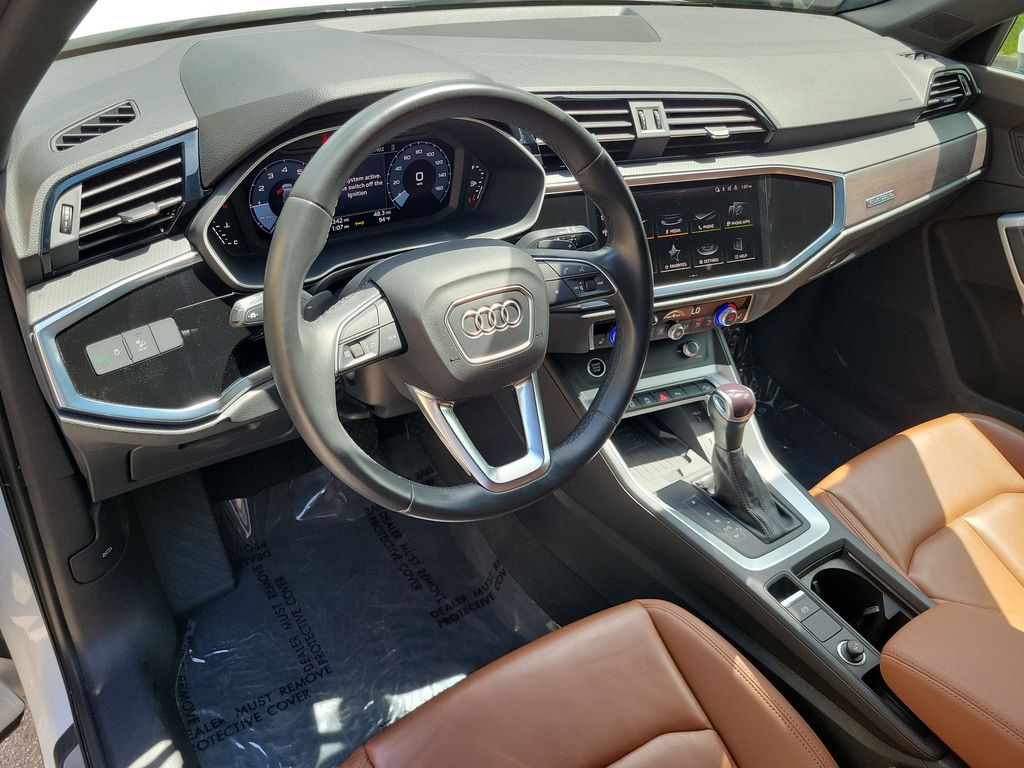 Thumbnail: 2024 Audi Q3 - 2