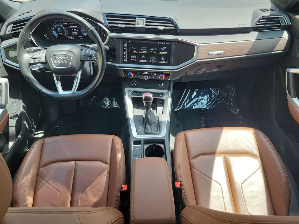 Thumbnail: 2024 Audi Q3 - 10