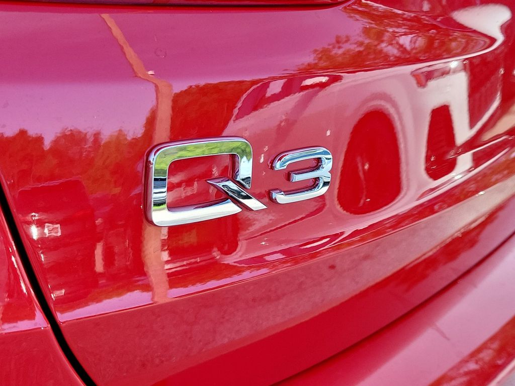 Thumbnail: 2025 Audi Q3 - 7