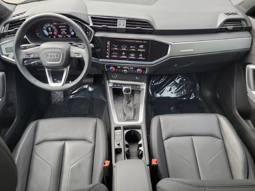 Thumbnail: 2024 Audi Q3 - 10