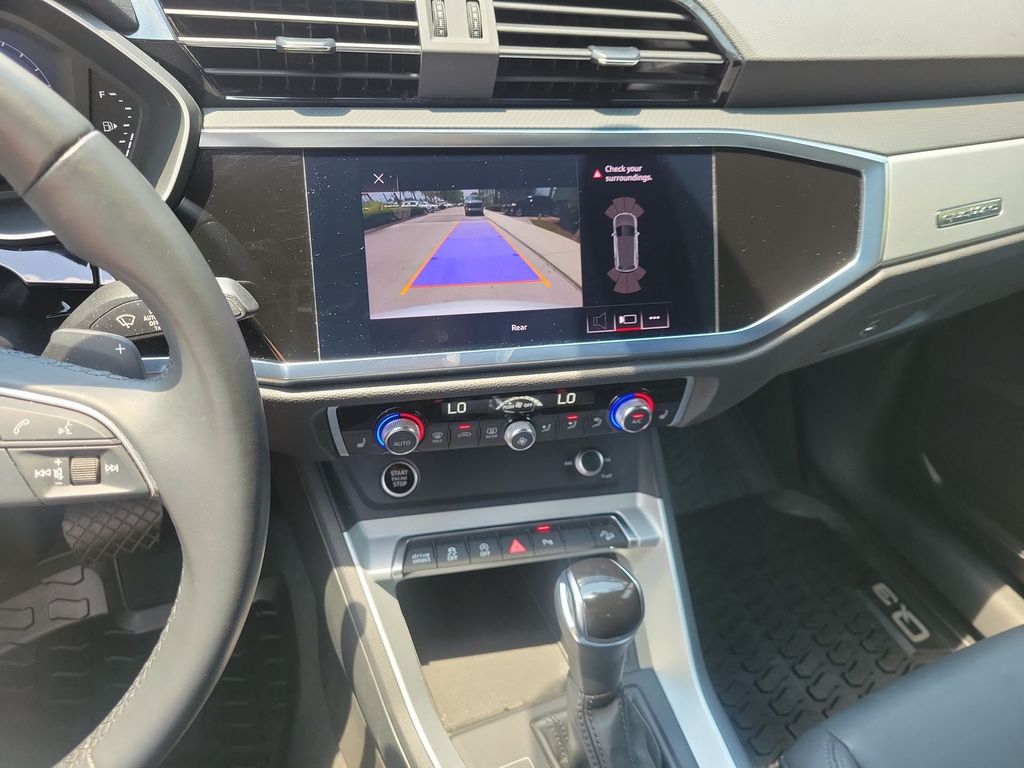 Thumbnail: 2021 Audi Q3 - 15