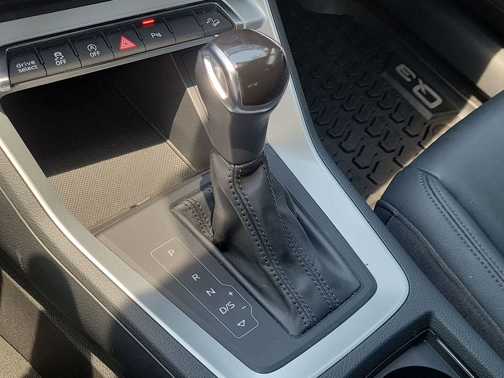 Thumbnail: 2021 Audi Q3 - 16