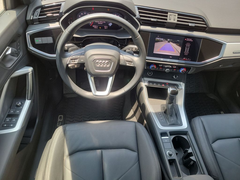 Thumbnail: 2021 Audi Q3 - 10