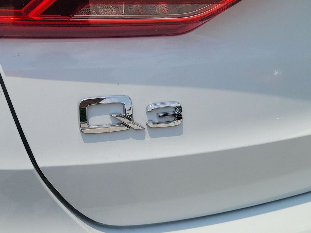 Thumbnail: 2021 Audi Q3 - 7