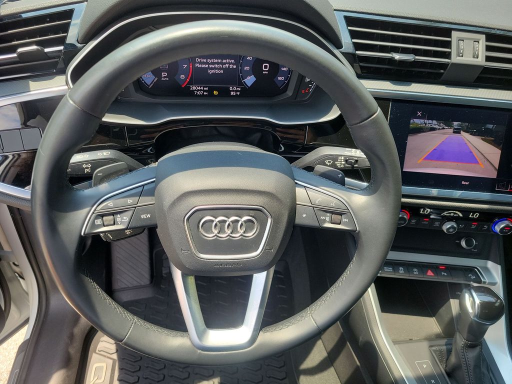 Thumbnail: 2021 Audi Q3 - 14