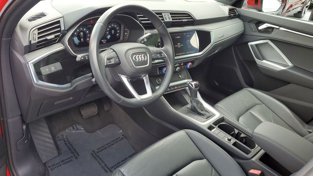 Thumbnail: 2023 Audi Q3 - 2
