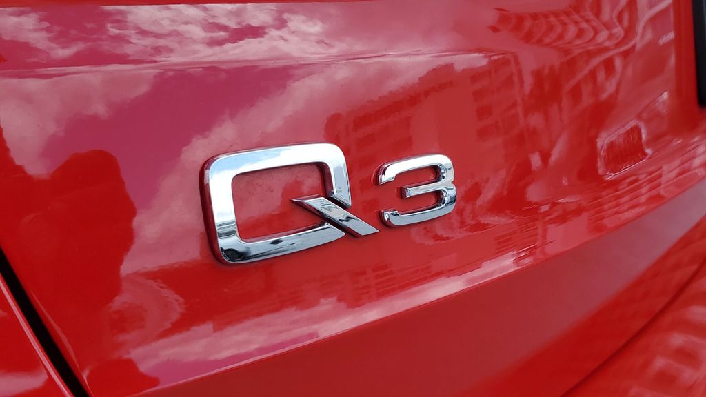 Thumbnail: 2023 Audi Q3 - 24