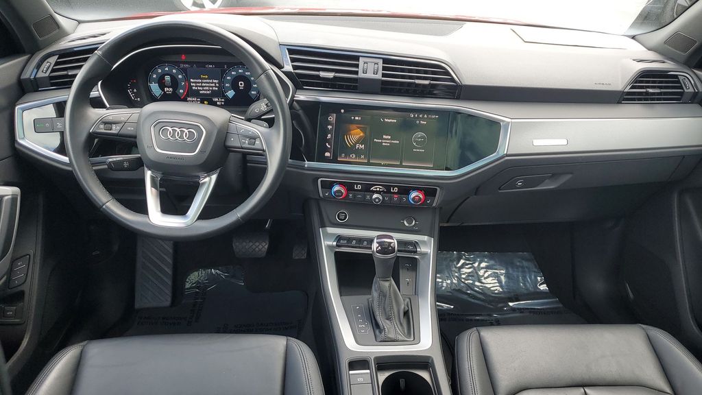 Thumbnail: 2023 Audi Q3 - 9