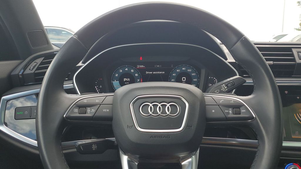 Thumbnail: 2023 Audi Q3 - 13