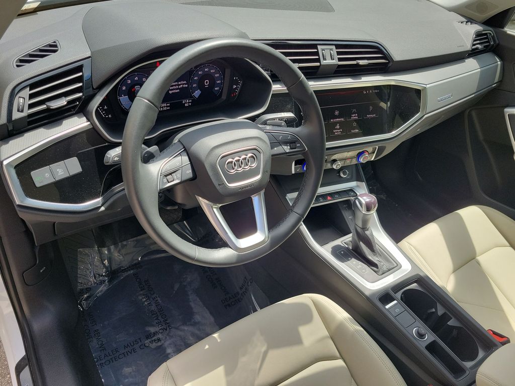 Thumbnail: 2025 Audi Q3 - 2