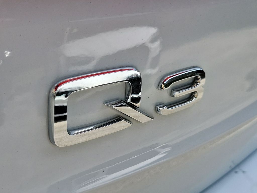 Thumbnail: 2025 Audi Q3 - 7