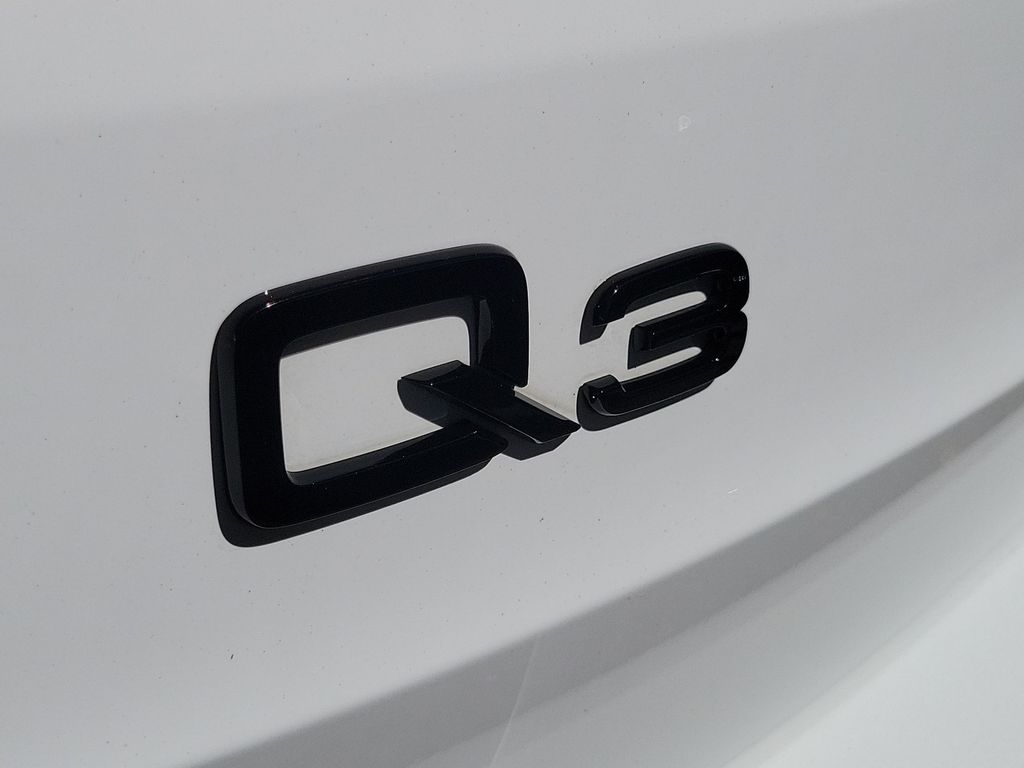 Thumbnail: 2024 Audi Q3 - 7