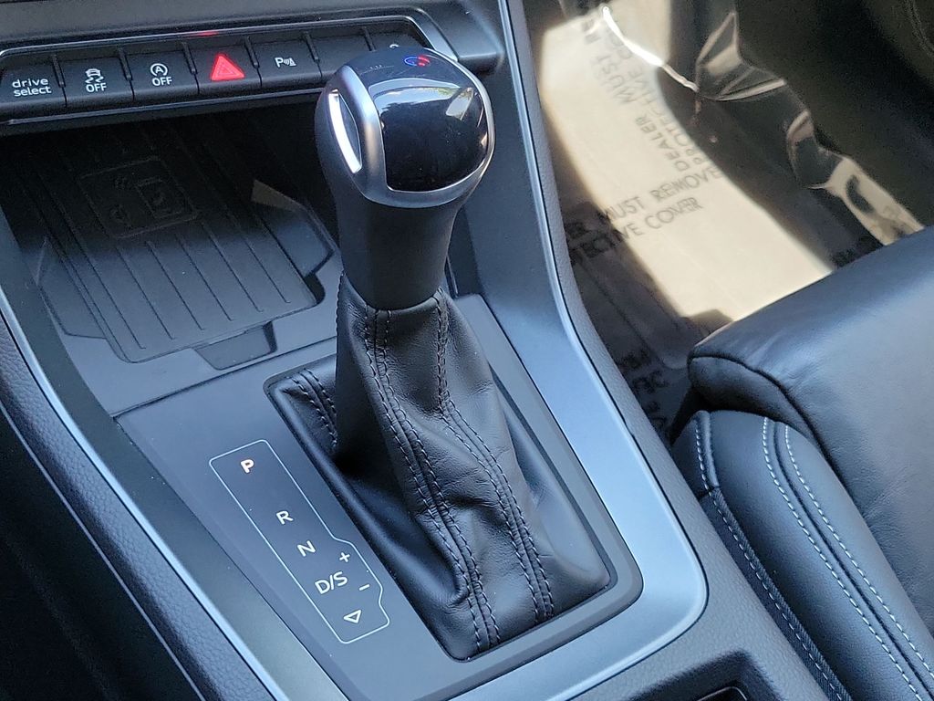 Thumbnail: 2024 Audi Q3 - 15