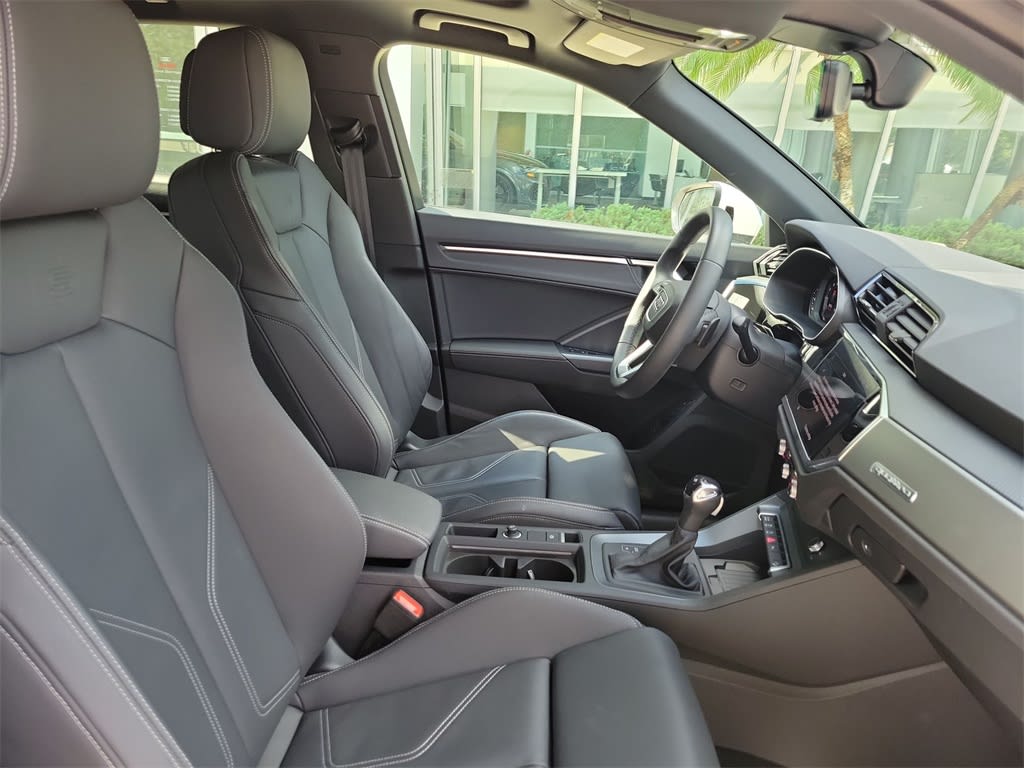 Thumbnail: 2025 Audi Q3 - 12