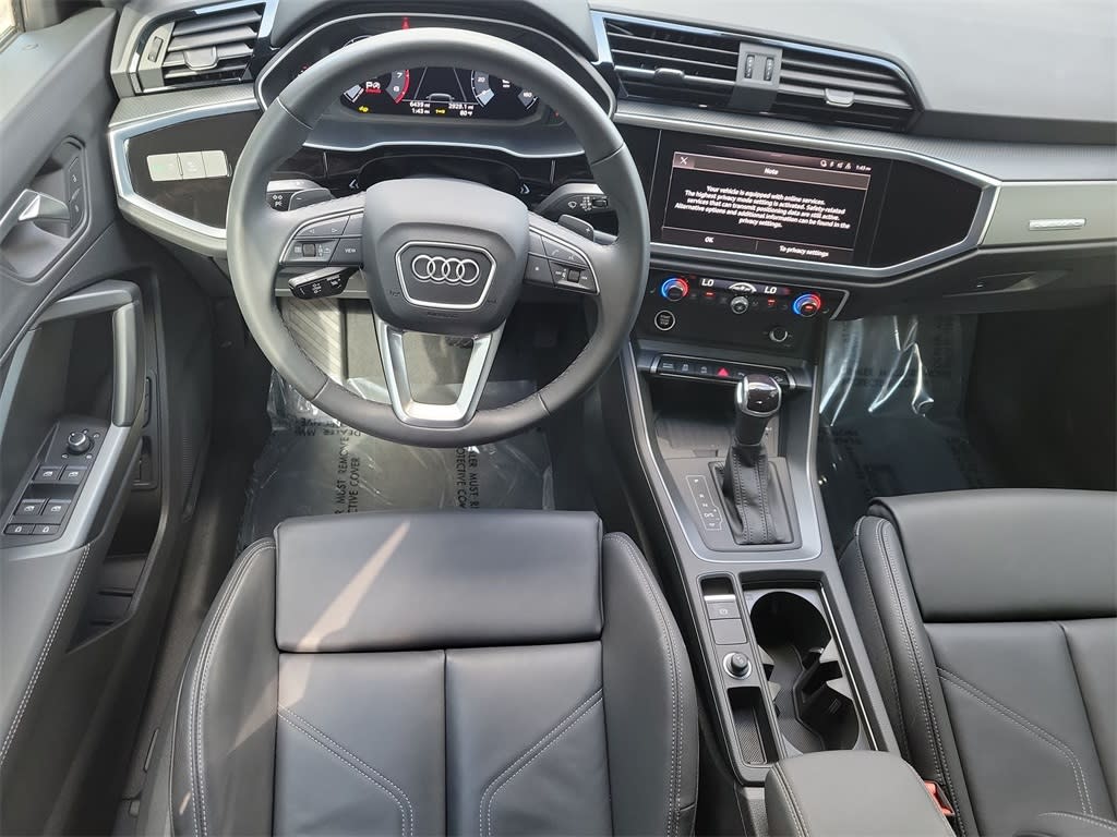 Thumbnail: 2025 Audi Q3 - 10