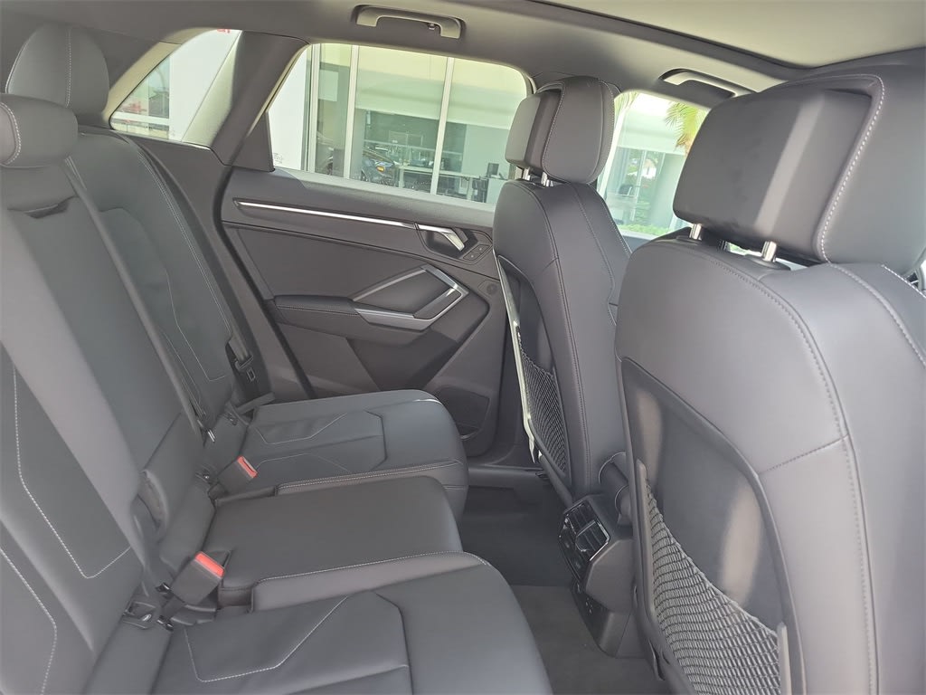 Thumbnail: 2025 Audi Q3 - 28