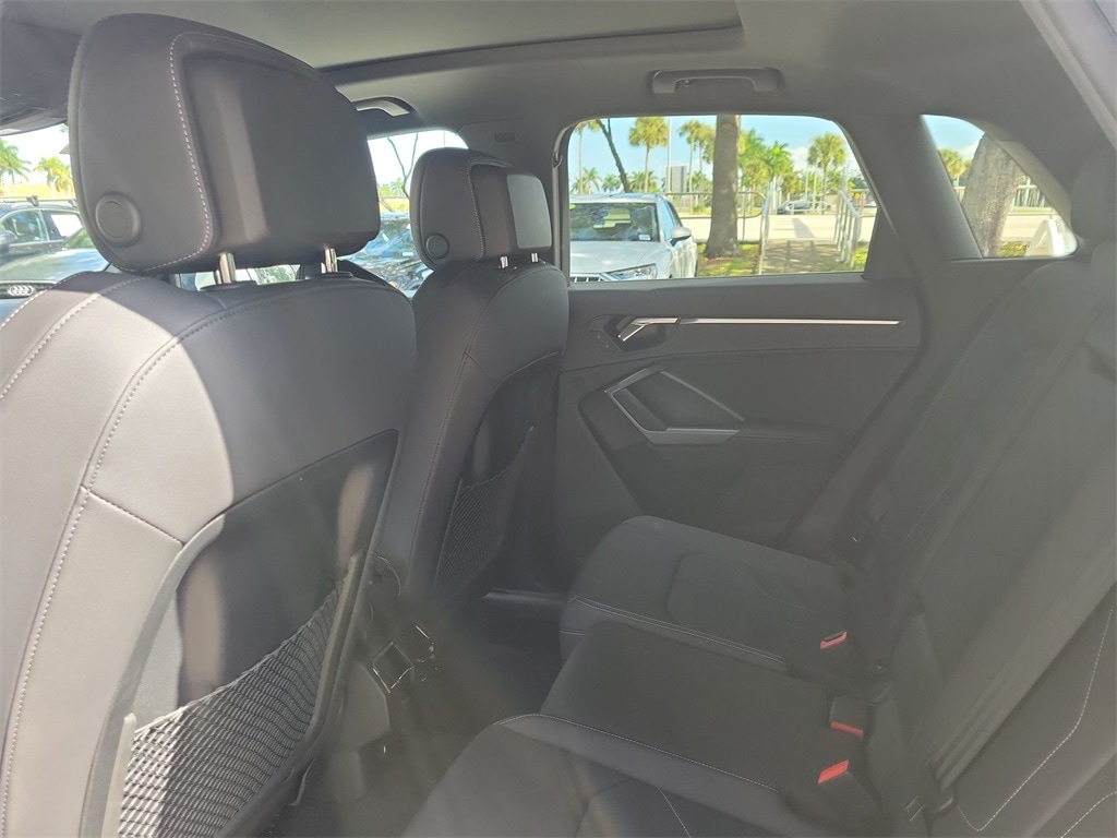 Thumbnail: 2025 Audi Q3 - 13