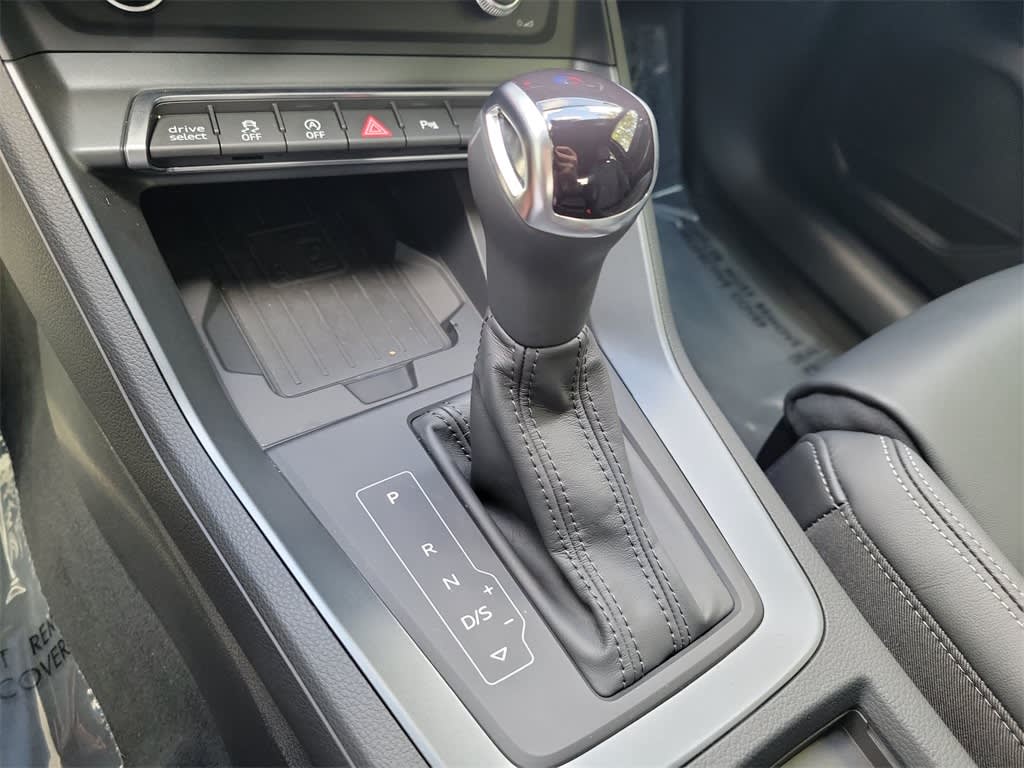 Thumbnail: 2025 Audi Q3 - 16