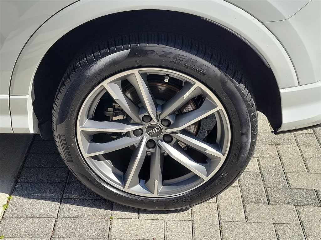 Thumbnail: 2025 Audi Q3 - 8