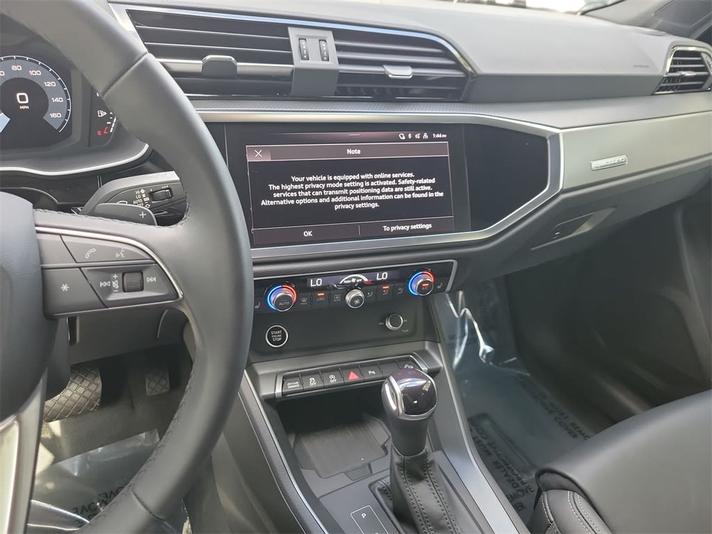 Thumbnail: 2025 Audi Q3 - 15