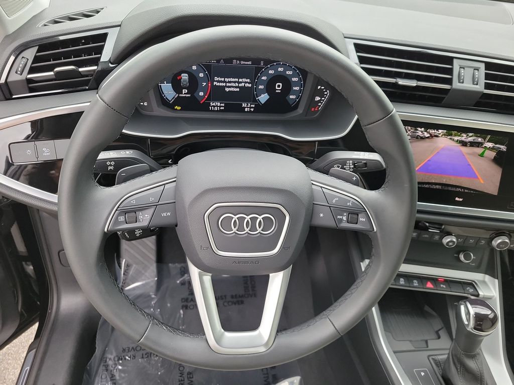 Thumbnail: 2025 Audi Q3 - 14