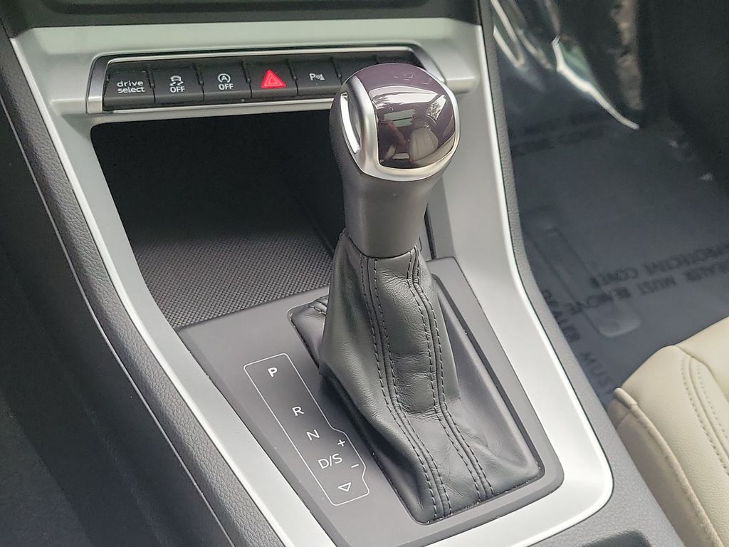 Thumbnail: 2023 Audi Q3 - 16