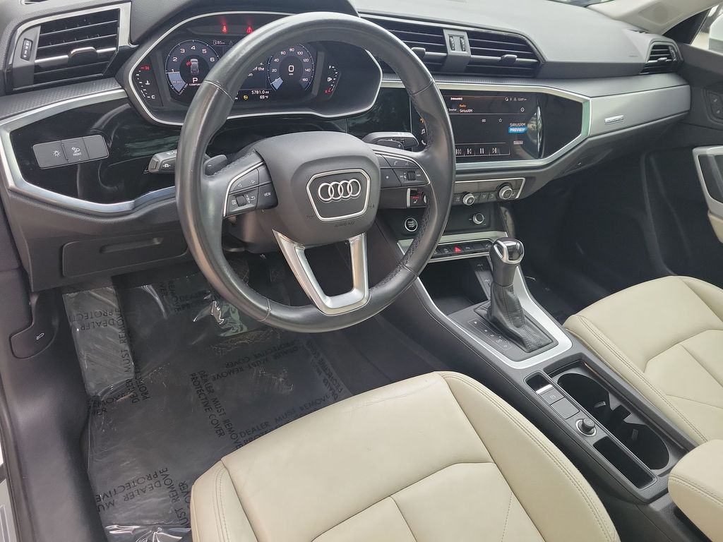 Thumbnail: 2023 Audi Q3 - 2