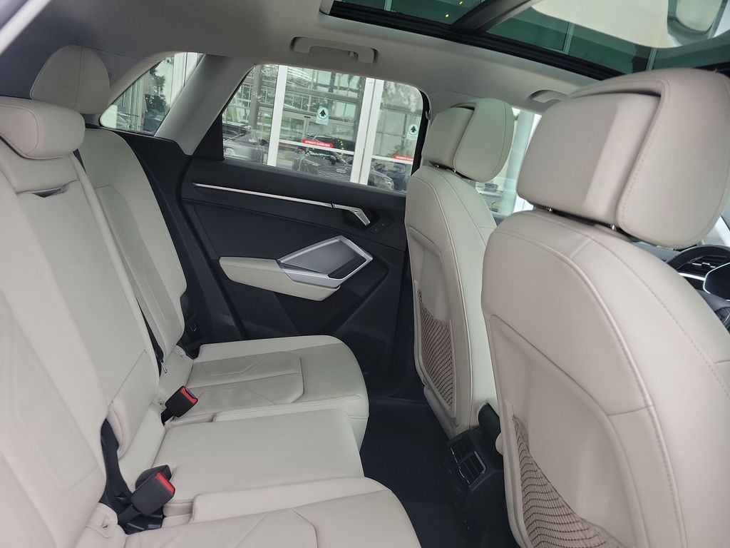 Thumbnail: 2023 Audi Q3 - 28