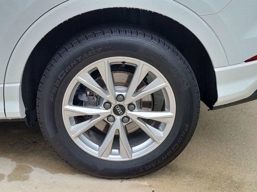 Thumbnail: 2023 Audi Q3 - 8