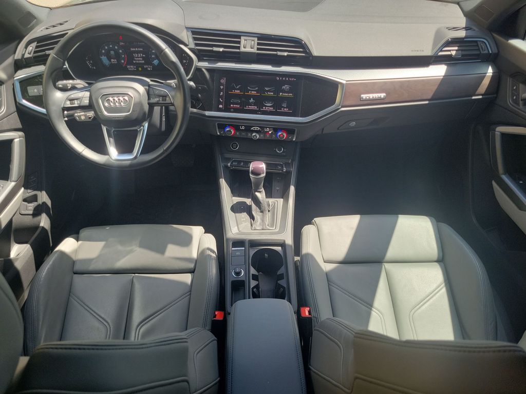 Thumbnail: 2024 Audi Q3 - 10