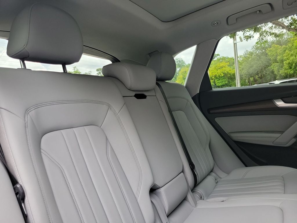 Thumbnail: 2023 Audi Q5 - 12