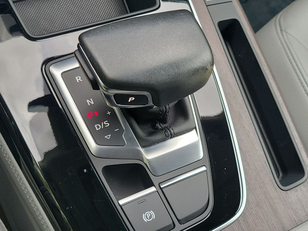 Thumbnail: 2023 Audi Q5 - 16