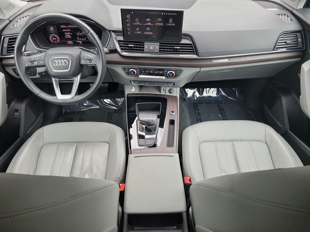 Thumbnail: 2023 Audi Q5 - 10