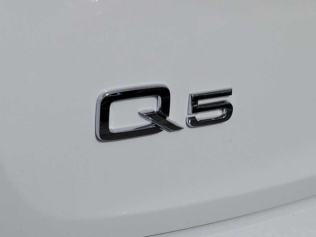 Thumbnail: 2023 Audi Q5 - 7