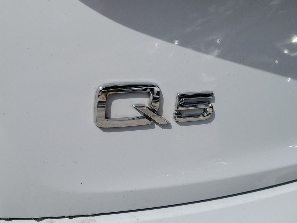 Thumbnail: 2023 Audi Q5 - 7