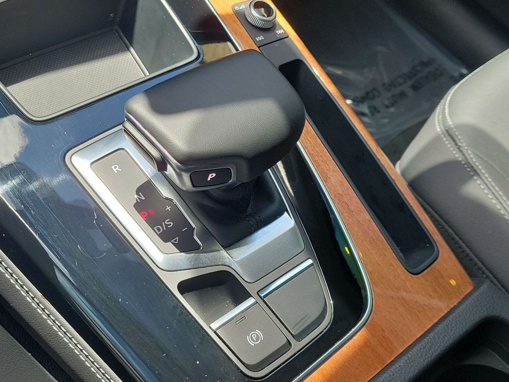 Thumbnail: 2023 Audi Q5 - 16