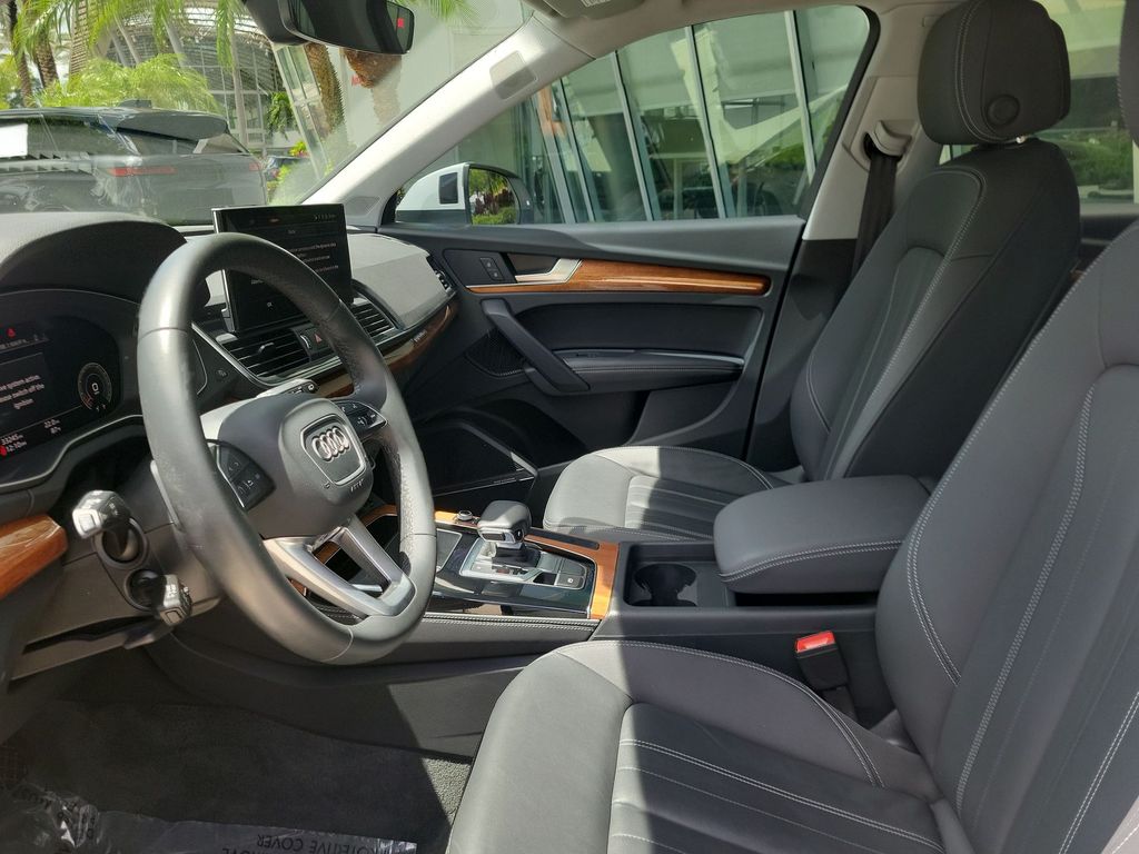 Thumbnail: 2023 Audi Q5 - 11