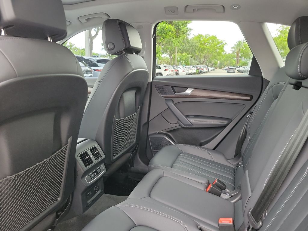 Thumbnail: 2023 Audi Q5 - 12