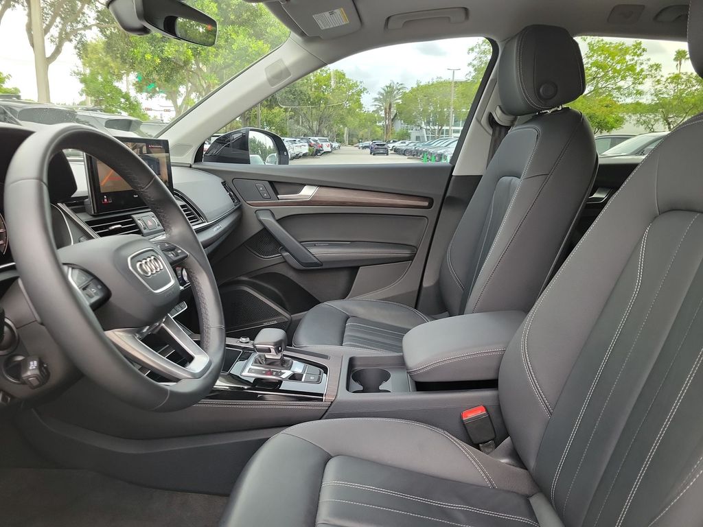Thumbnail: 2023 Audi Q5 - 10