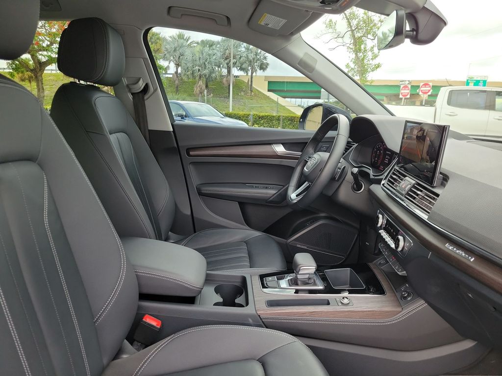 Thumbnail: 2023 Audi Q5 - 11