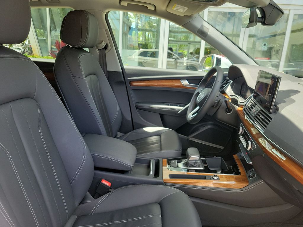 Thumbnail: 2022 Audi Q5 - 12
