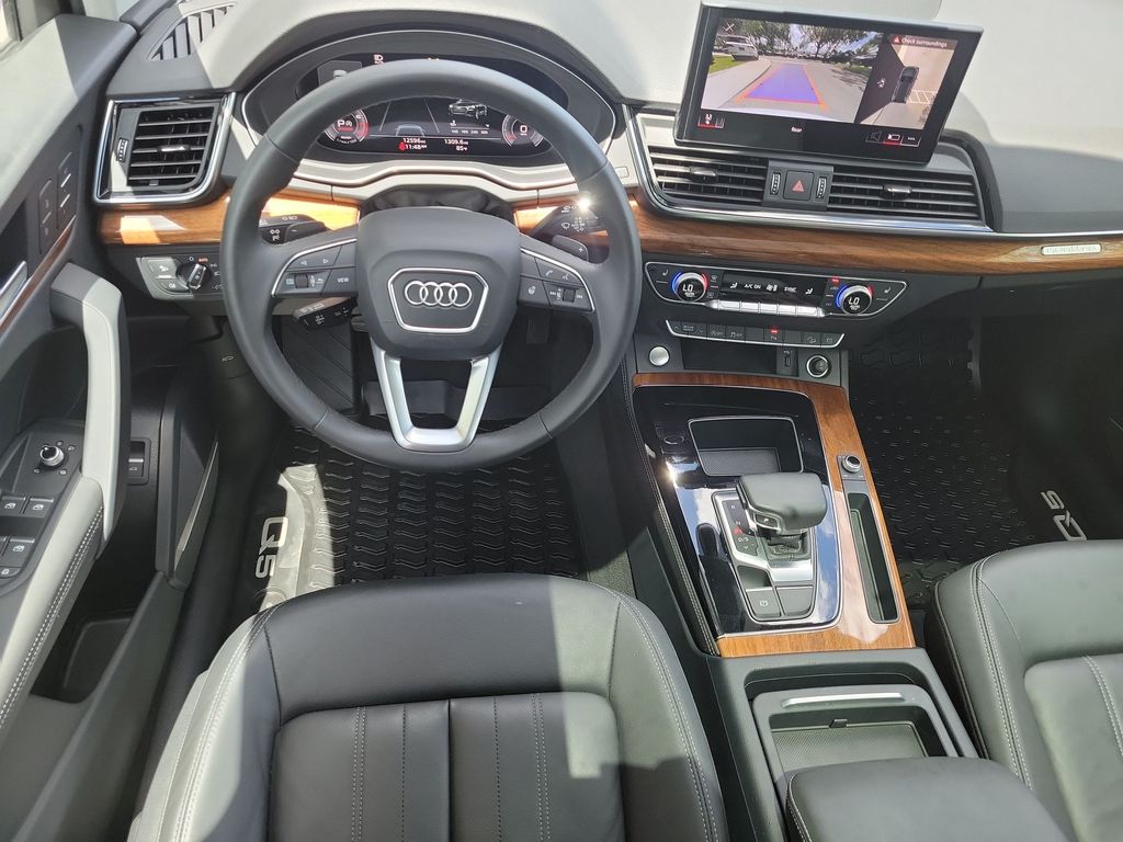 Thumbnail: 2022 Audi Q5 - 10