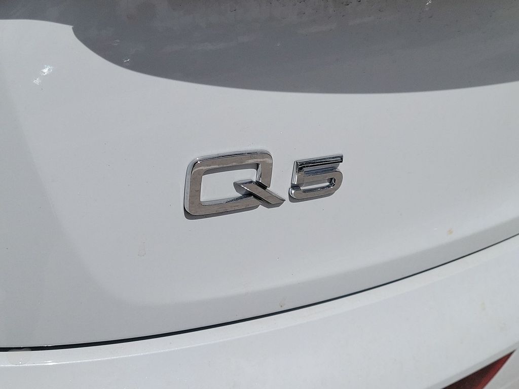 Thumbnail: 2022 Audi Q5 - 7