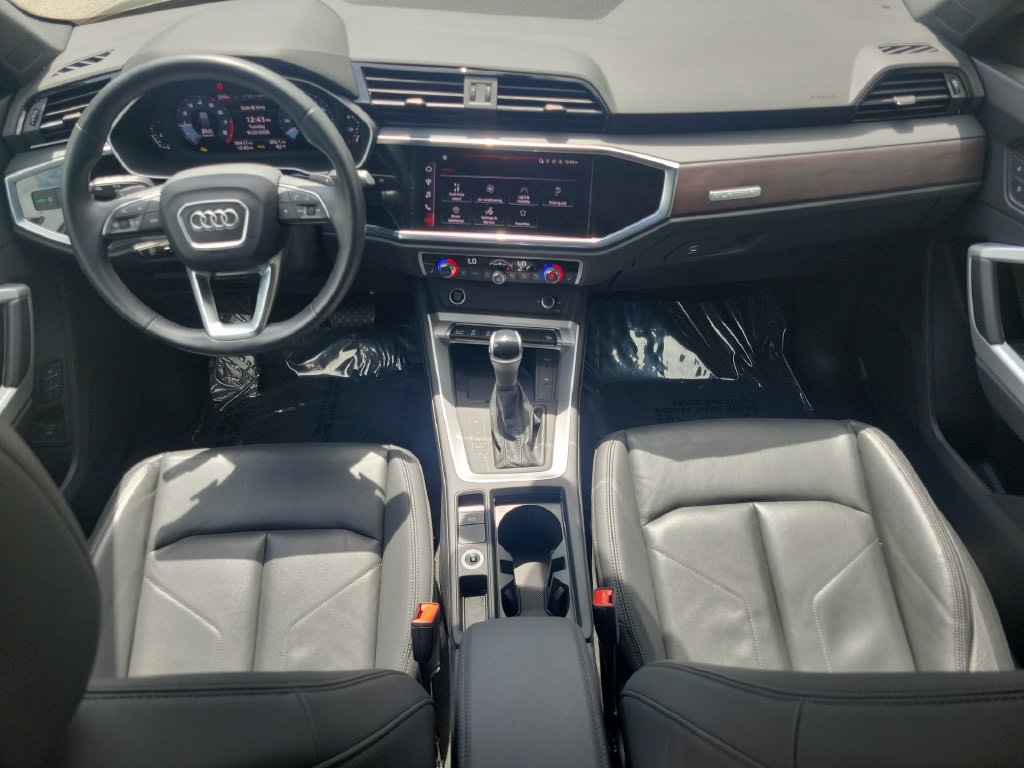 Thumbnail: 2024 Audi Q3 - 10