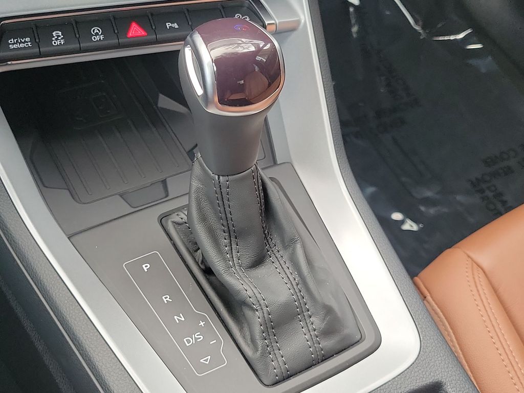 Thumbnail: 2024 Audi Q3 - 16