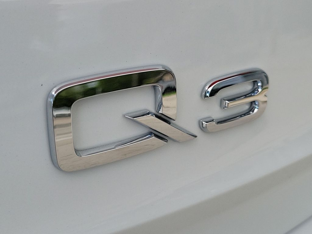 Thumbnail: 2024 Audi Q3 - 7