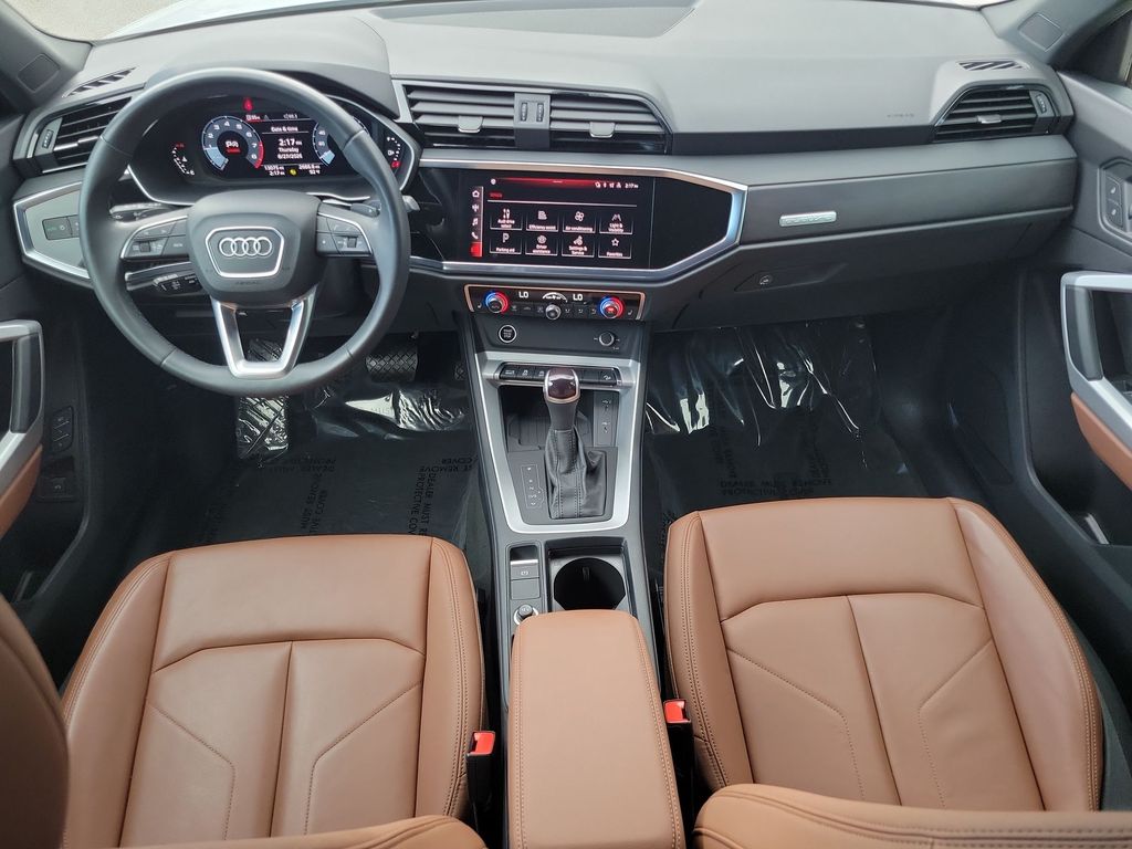 Thumbnail: 2024 Audi Q3 - 10