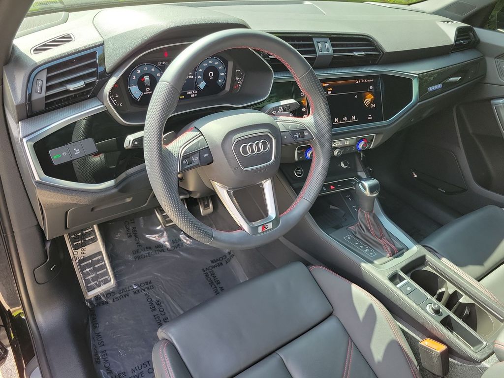 Thumbnail: 2025 Audi Q3 - 2